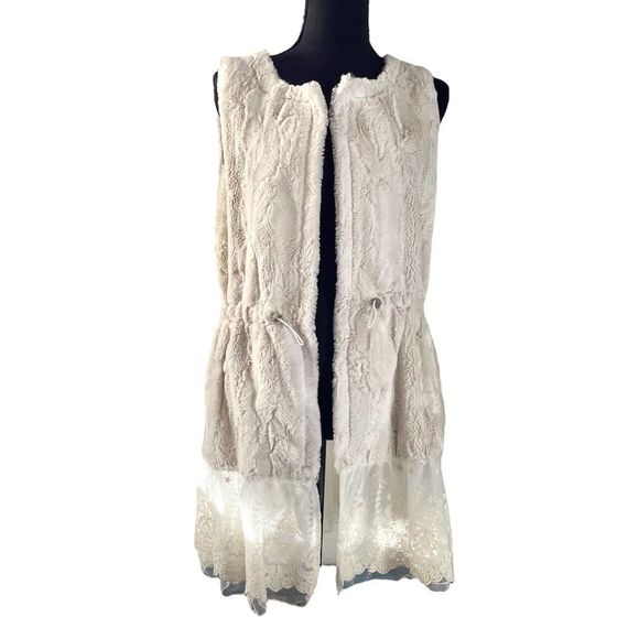 Altar'd State Vest Faux Fur With Extended Lace Hem Adjustable Waist Women’s L - Picture 3 of 12